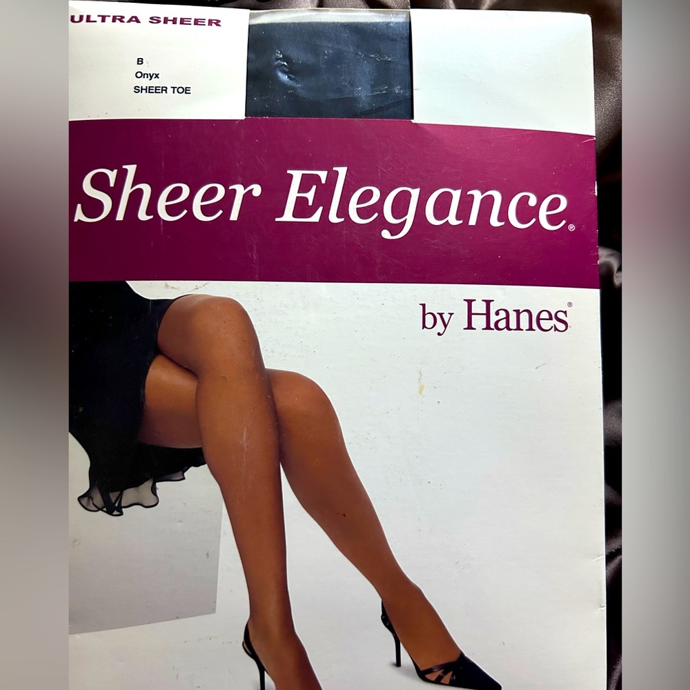 Ladies sheer stockings/panty hose new in original pkg.